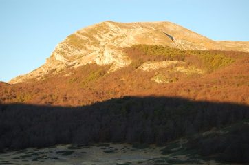 Il Costone (2271m) e il Monte Puzzillo (2174m)