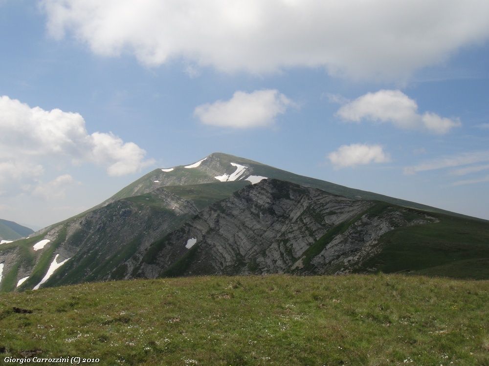 Escursione a Macera della Morte (2073 m) da Macchie Piane