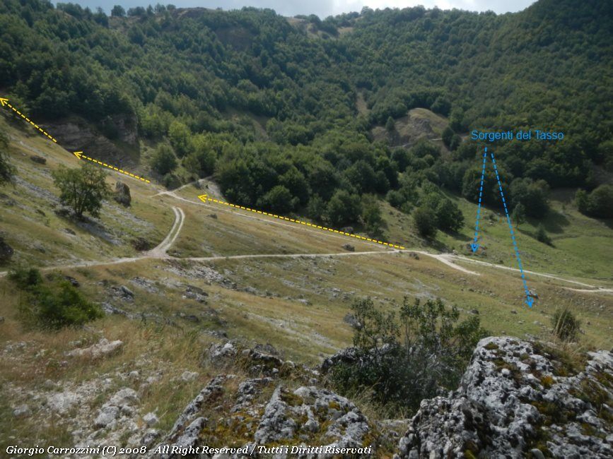 Monte della Corte (2182 m) dalle Sorgenti del Tasso
