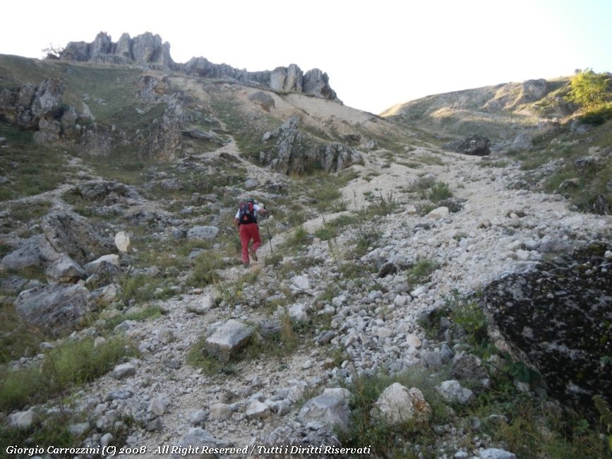 Monte della Corte (2182 m) dalle Sorgenti del Tasso