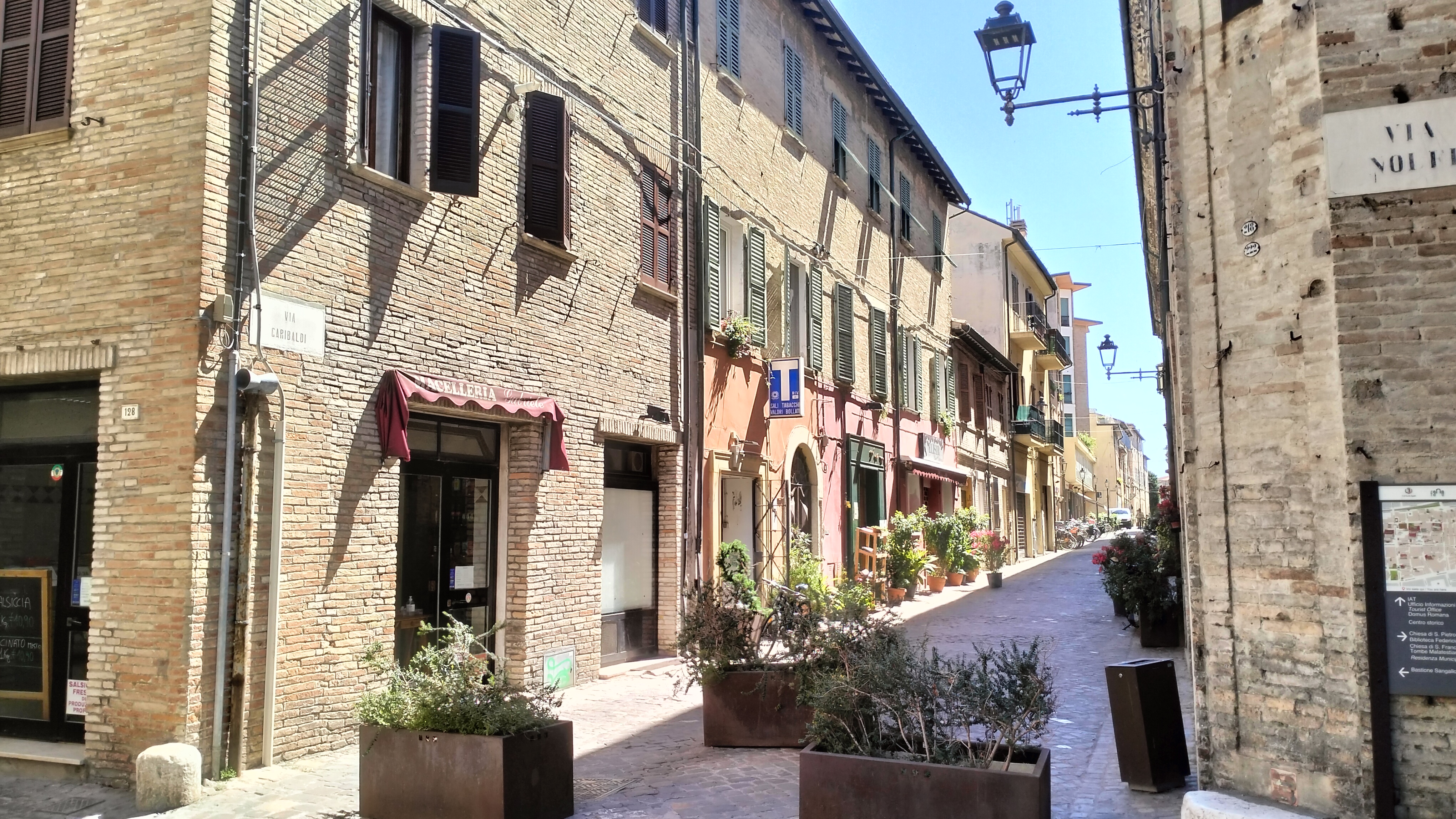 Fano: Città della Fortuna sul Mare Adriatico