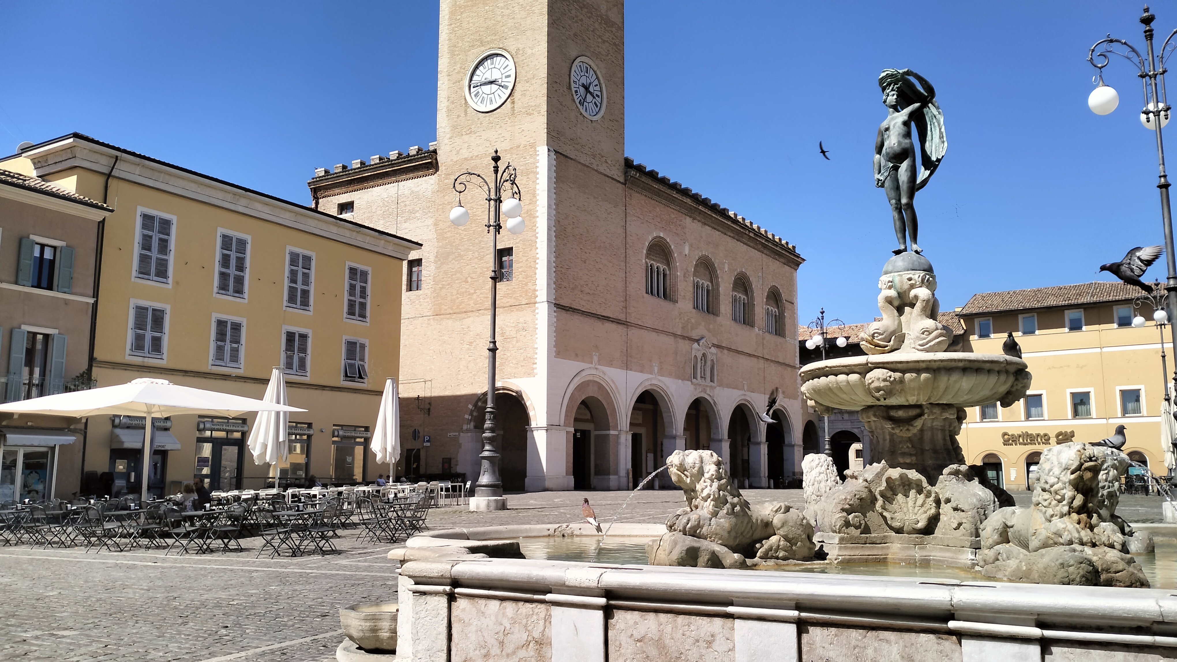 Fano: Città della Fortuna sul Mare Adriatico