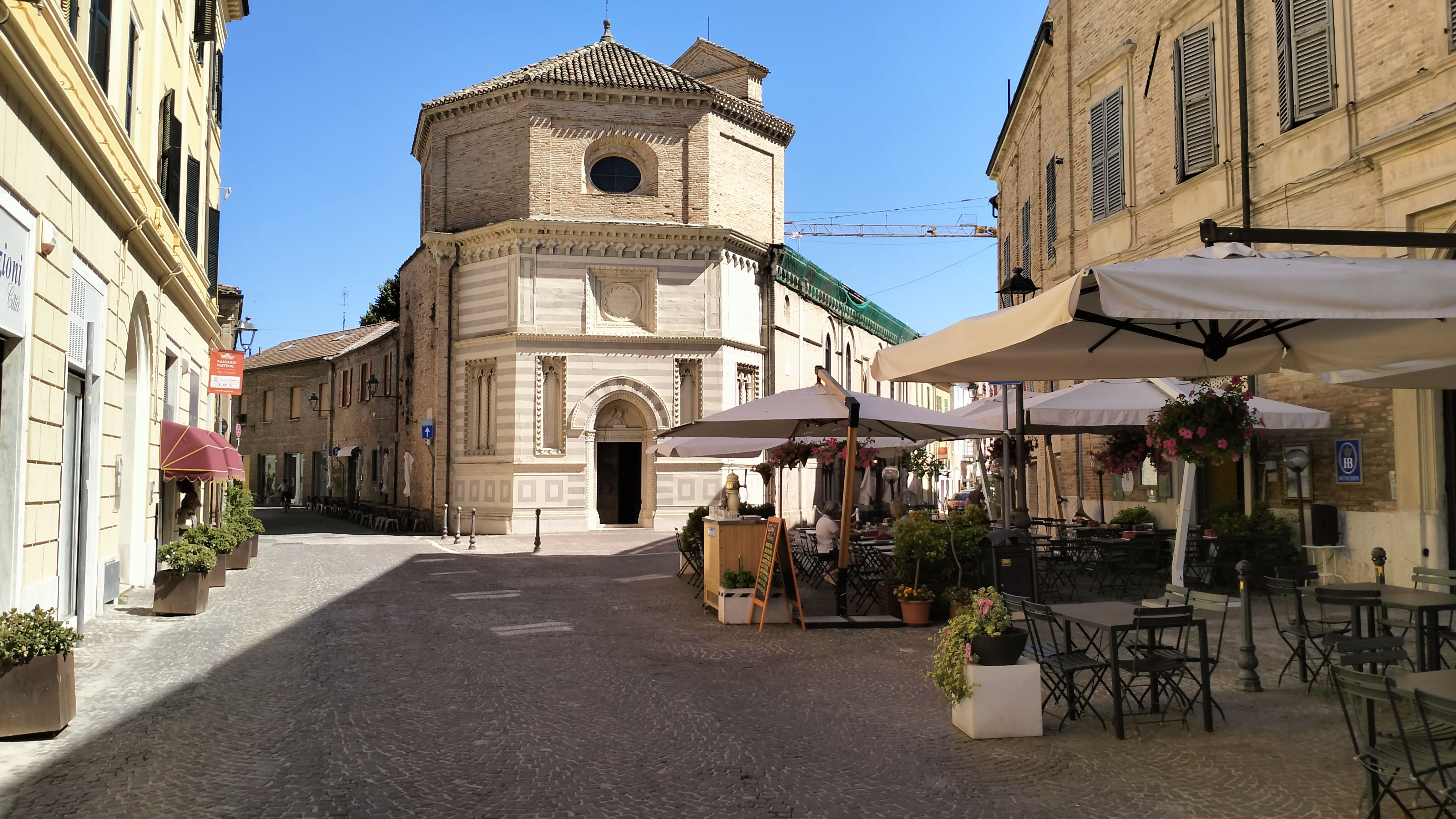 Fano: Città della Fortuna sul Mare Adriatico