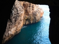 Grotta del Turco: la magia della montagna che sposa il mare...