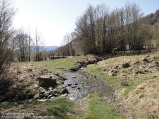 Dal Passo della Scalucchia alle Fonti di Capiola
