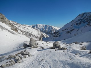 Colle del Bicchero dalla Valle Majelama (ex Majellama) da Forme